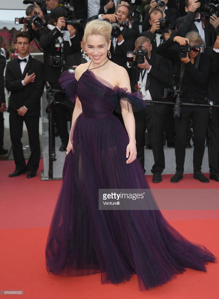 Thảm đỏ Cannes 2018: Vẫn là chiêu trò và hở bạo trong ngày 8